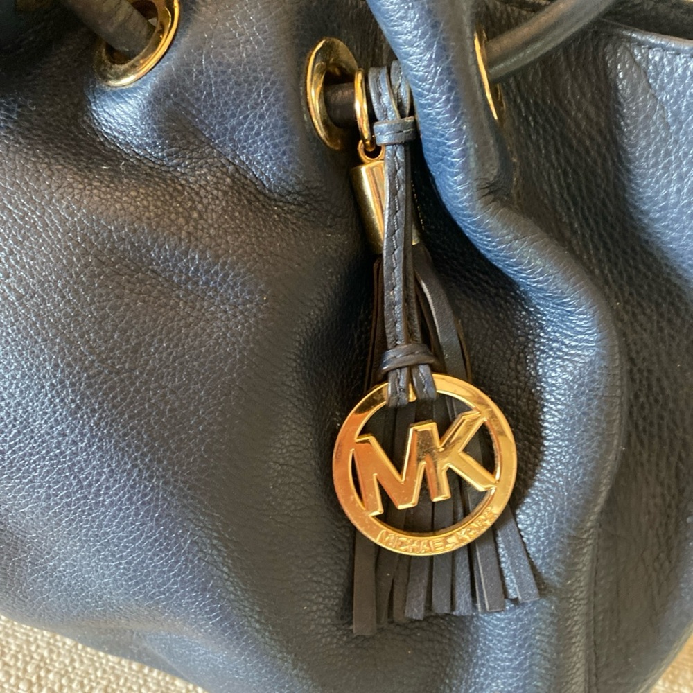 Michael Kors Navy Leather Hobo Shoulder Bag with logo charm - Picture 2 of 7